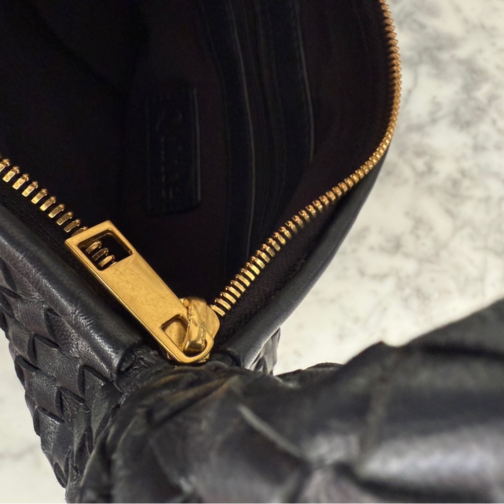 Quince Black Sheep leather Hobo Bag small - Picture 4 of 6